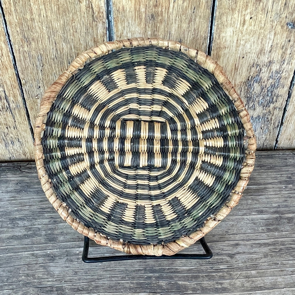 Vintage Hopi Third Mesa Wicker Plaque Basket  (DV38)