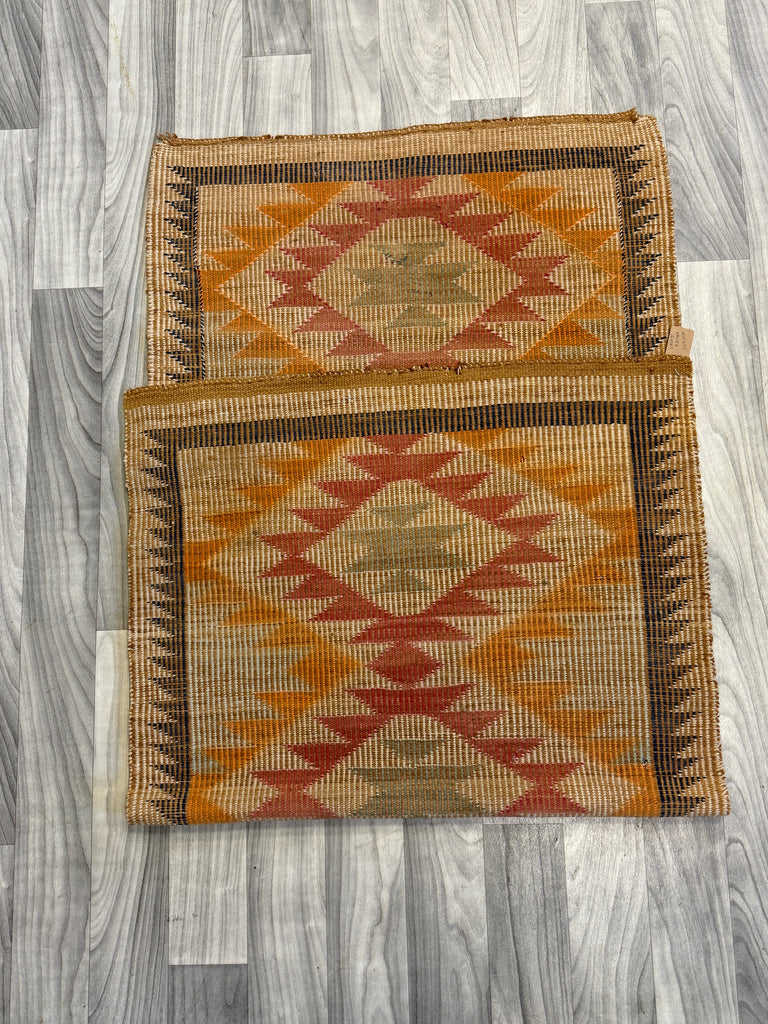 Navajo Rug Weaving in Crystal Style with Raised Outline, vintage handwoven  (GM379)