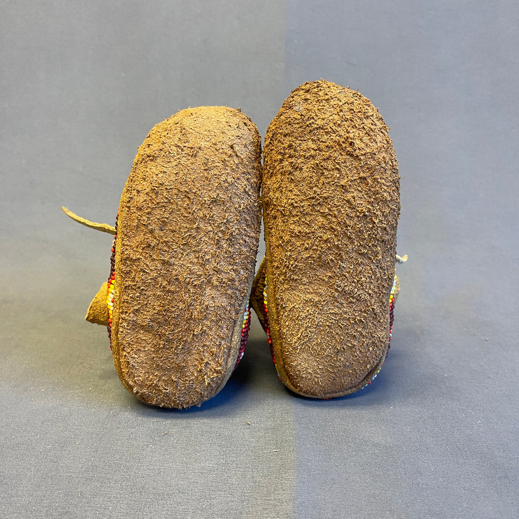 Lakota Sioux Authentic Native American Beaded Child's Moccasins, vintage.    (GM21)