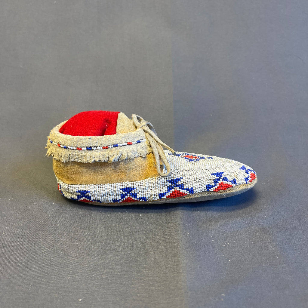 Cheyenne/Arapahoe Authentic Native American Beaded Child's Moccasins, vintage - ca 1930s-40s   (GM75)