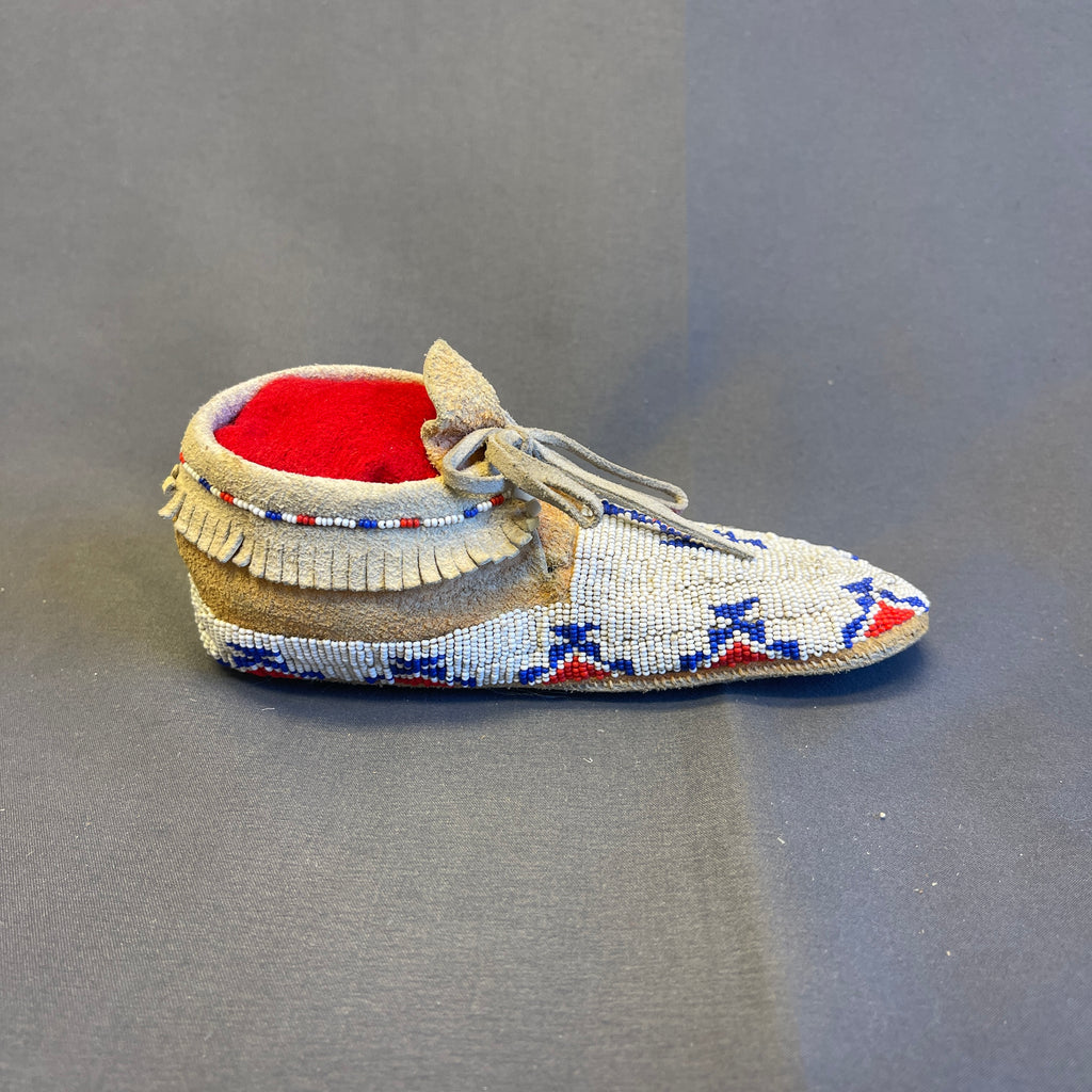 Cheyenne/Arapahoe Authentic Native American Beaded Child's Moccasins, vintage - ca 1930s-40s   (GM75)