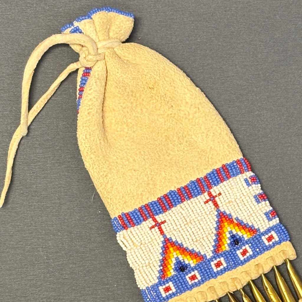Authentic Lakota Sioux Small Beaded Bag, vintage   GM269