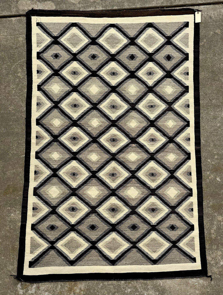 Navajo rug weaving in Eyedazzler style, authentic Native American, handwoven (GM370)