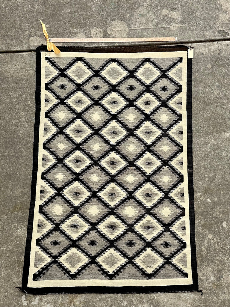 Navajo rug weaving in Eyedazzler style, authentic Native American, handwoven (GM370)