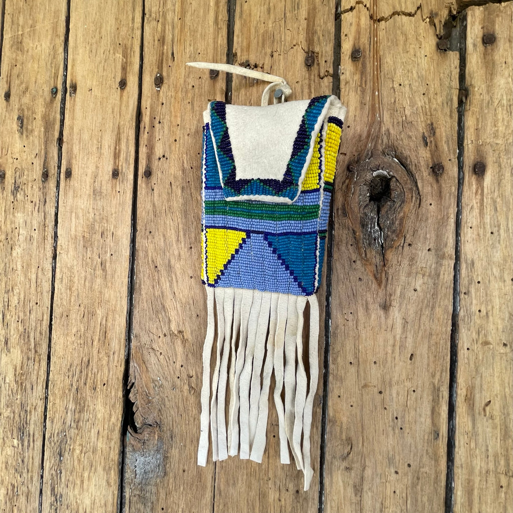 Rosalie Little Thunder, Sioux Vintage Native American beaded pouch - (GM213)
