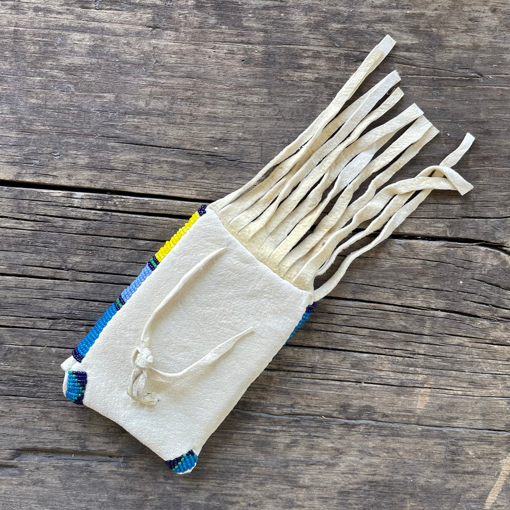 Rosalie Little Thunder, Sioux Vintage Native American beaded pouch - (GM213)