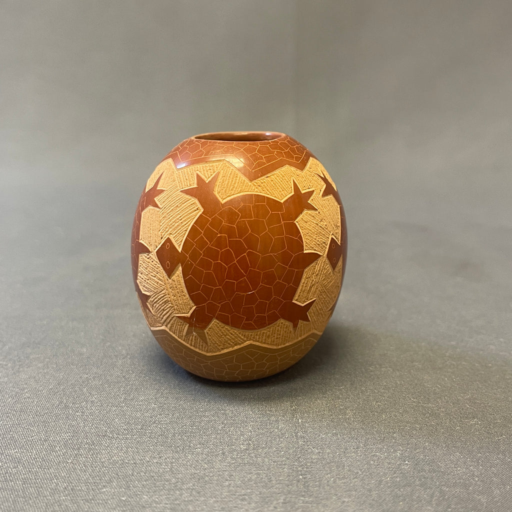 Jody Naranjo Vintage Santa Clara Pueblo Handmade Pot with Etched Turtle Design (JM19)