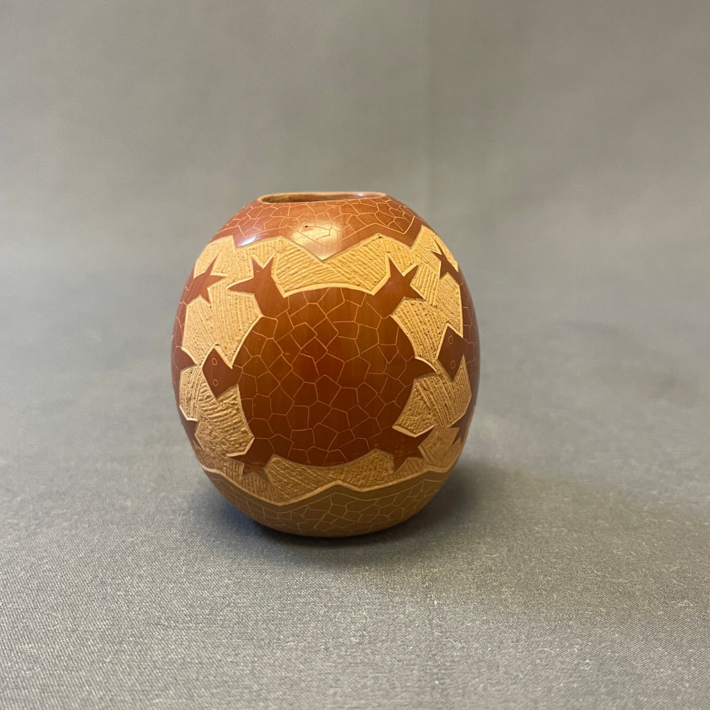 Jody Naranjo Vintage Santa Clara Pueblo Handmade Pot with Etched Turtle Design (JM19)