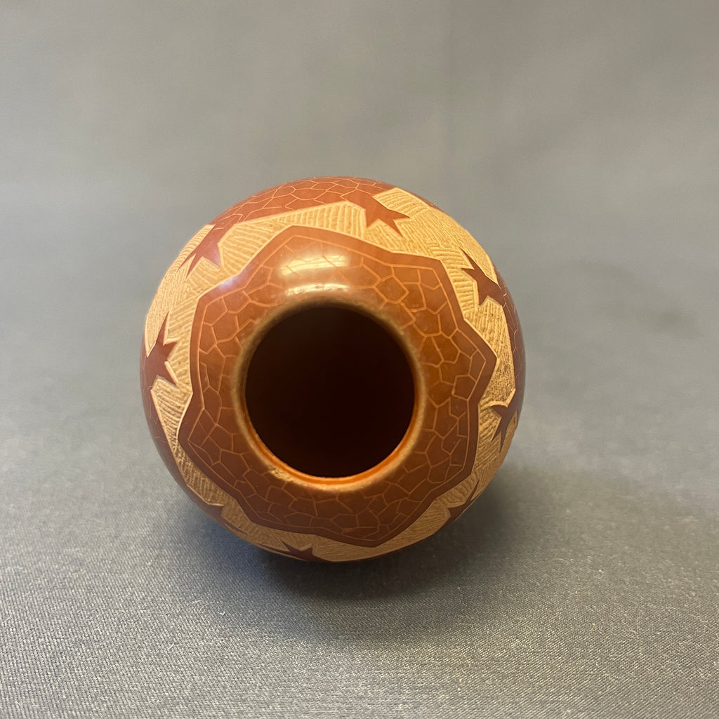 Jody Naranjo Vintage Santa Clara Pueblo Handmade Pot with Etched Turtle Design (JM19)