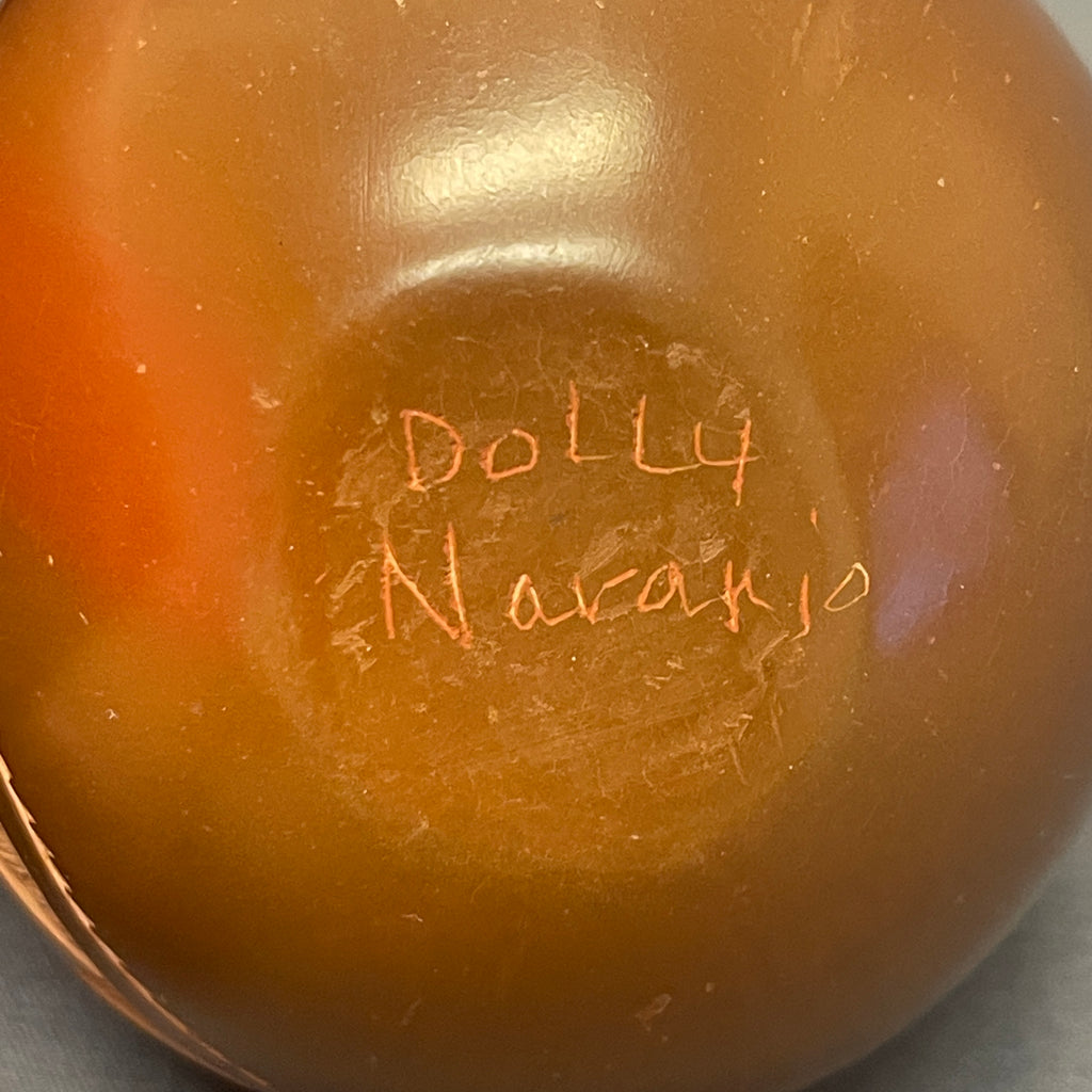 Dolly Naranjo  Vintage Santa Clara Pueblo Handmade Seed Pot with Etched Lizard Design(JM18)