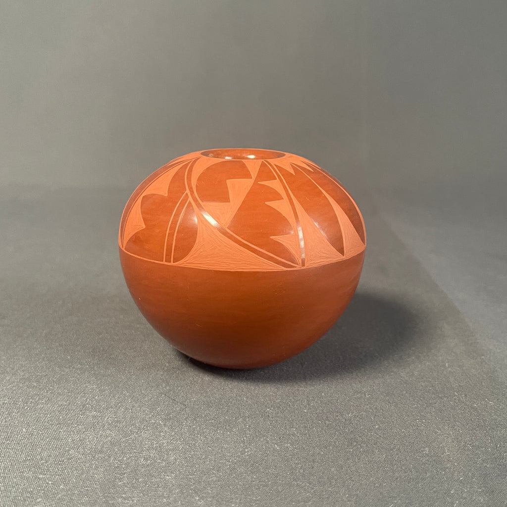 Harriet Tafoya, Vintage Santa Clara Pueblo Handmade Seed Pot with Painted Feather Design(JM15)