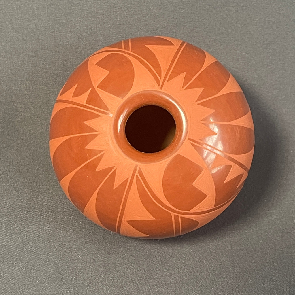 Harriet Tafoya, Vintage Santa Clara Pueblo Handmade Seed Pot with Painted Feather Design(JM15)