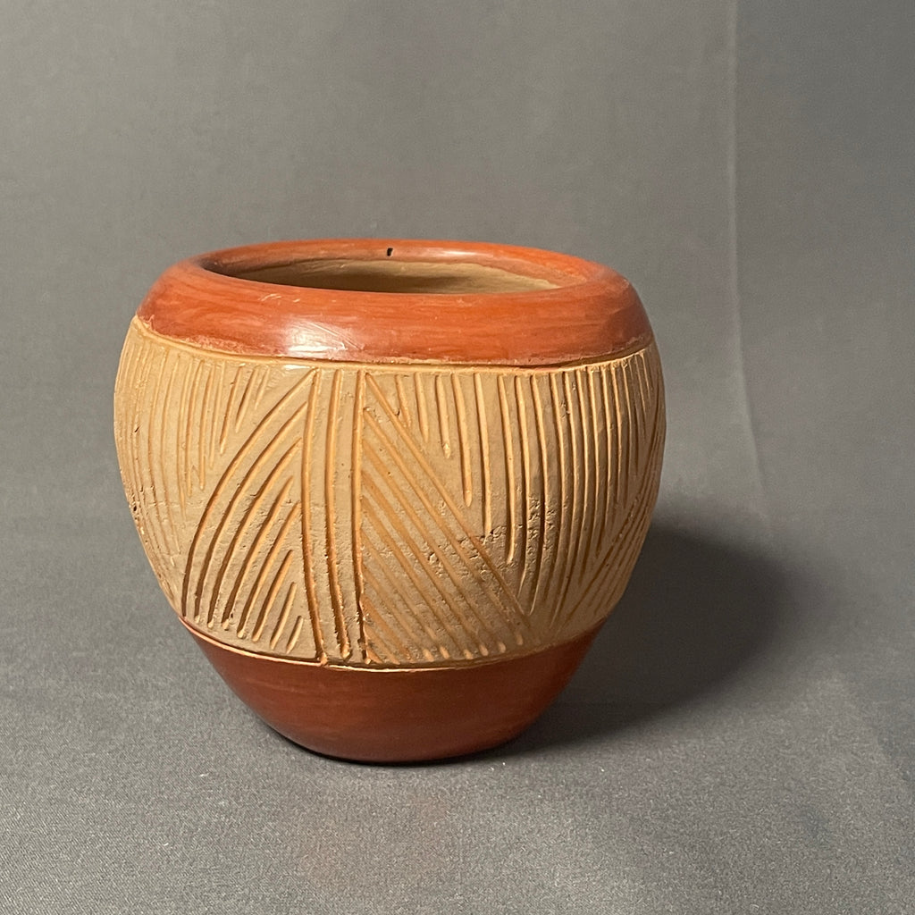 Tomasita Montoya Vintage Santa Clara Pueblo Handmade Pot with Etched Design  (JM14)