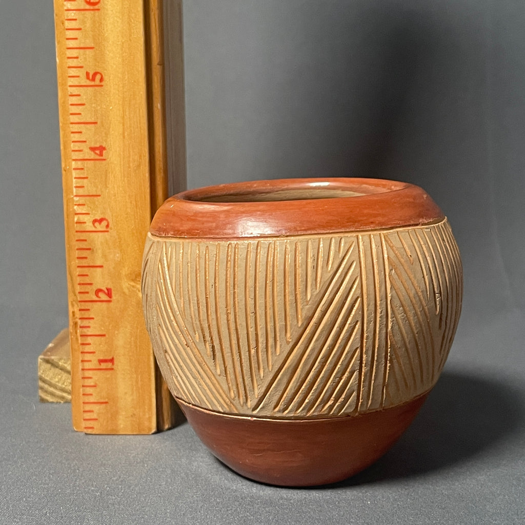 Tomasita Montoya Vintage Santa Clara Pueblo Handmade Pot with Etched Design  (JM14)