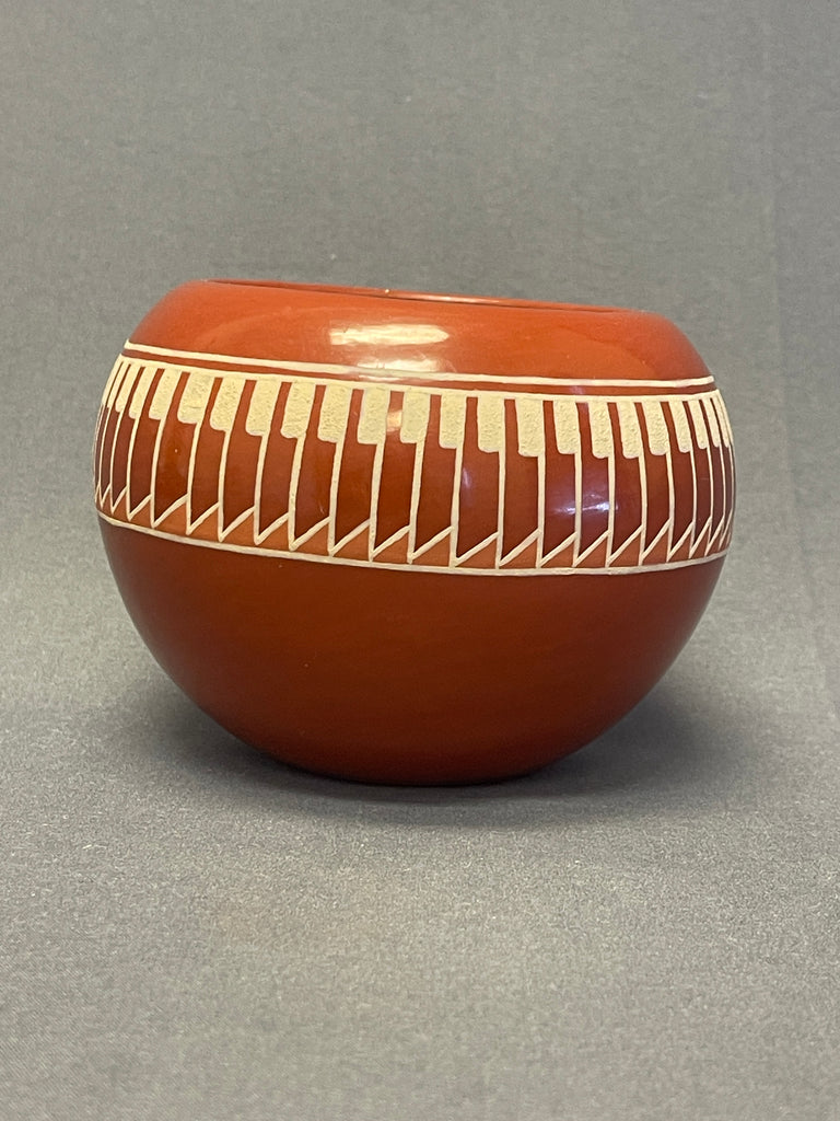 Earlene Youngbird Tafoya, Vintage Santa Clara Pueblo, Handmade Polished and Painted Clay Pot (JM5)
