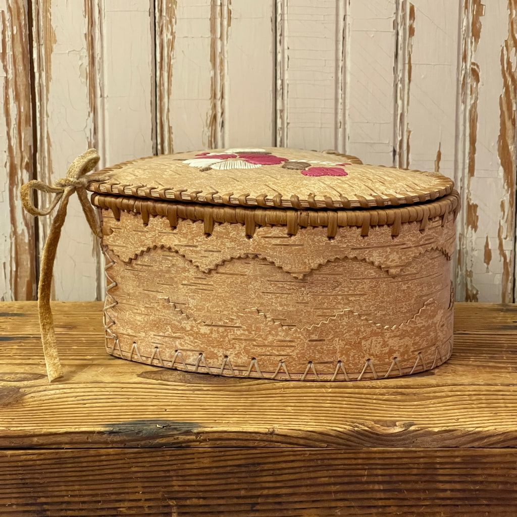 Canadian Northwest Territories heart shaped birchbark basket artist signed Marie Kotchea (GM454)