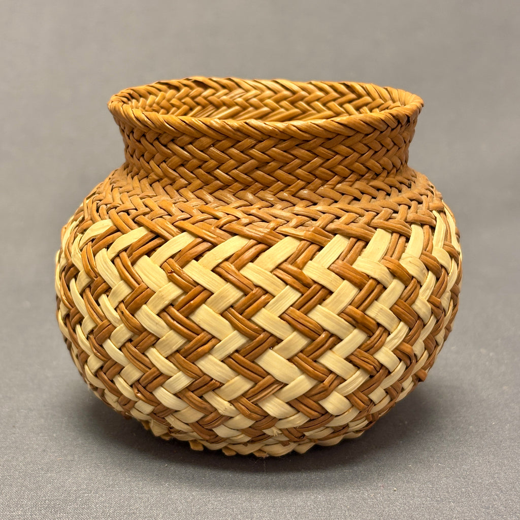 Vintage Tarahamura Small Basket with Zig Zag Design, Mexico   (JFB19)