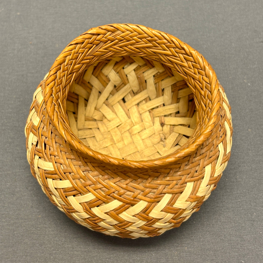 Vintage Tarahamura Small Basket with Zig Zag Design, Mexico   (JFB19)