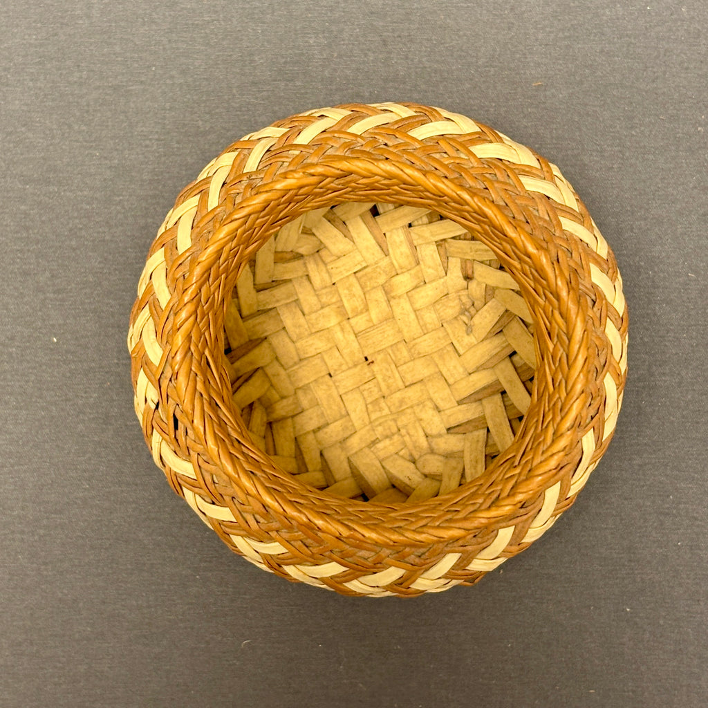Vintage Tarahamura Small Basket with Zig Zag Design, Mexico   (JFB19)