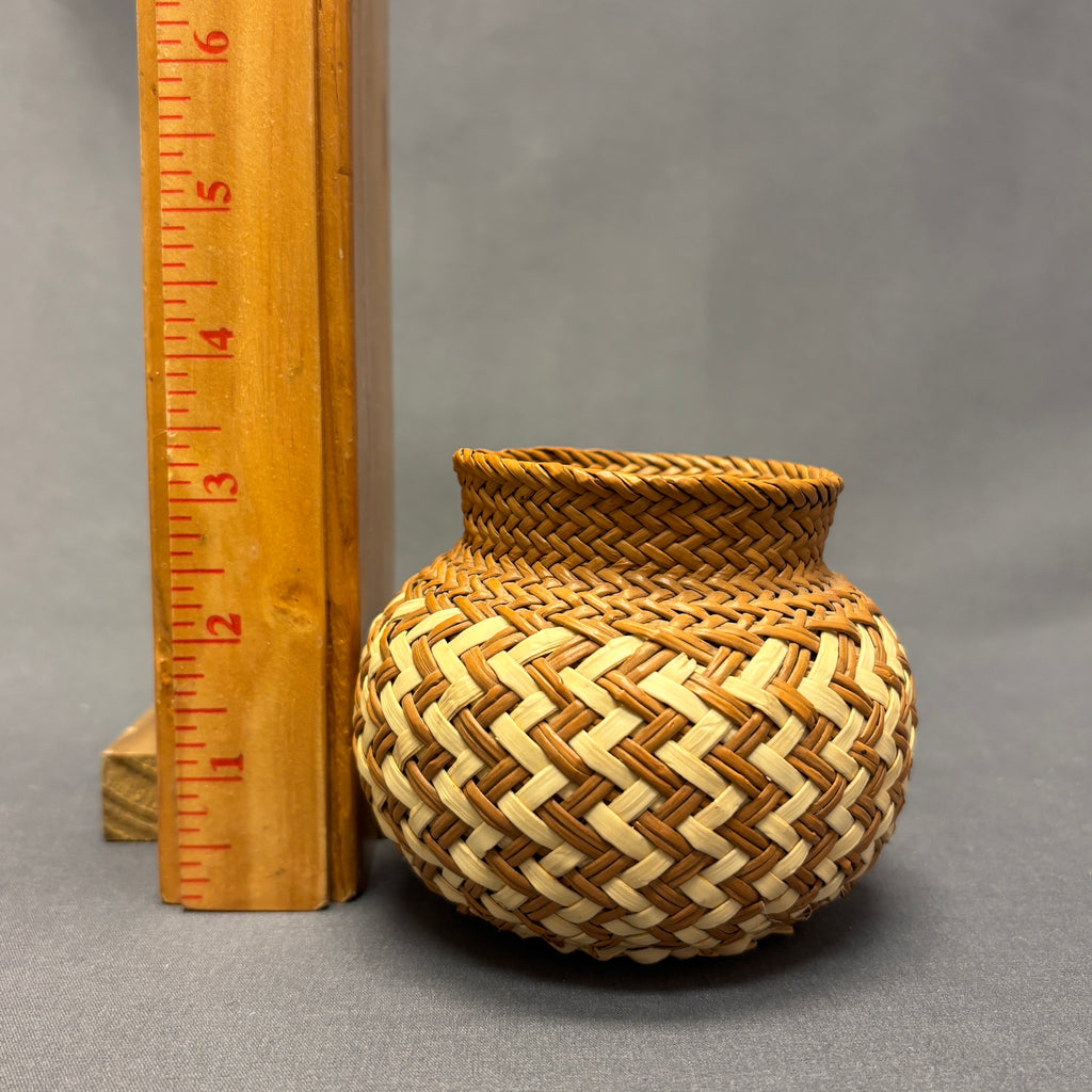 Vintage Tarahamura Small Basket with Zig Zag Design, Mexico   (JFB19)