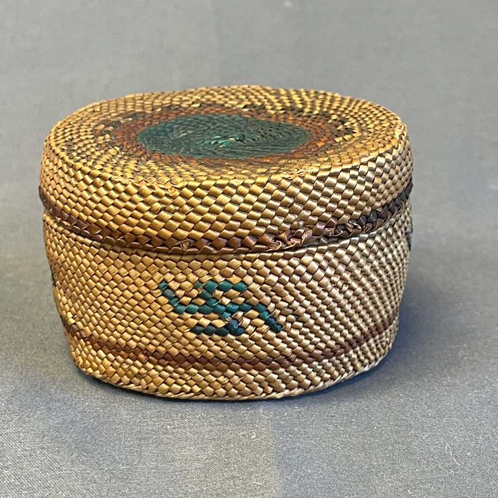 Makah woven basket with whirling log design 3" x 2" ca. 1890s (CW3)
