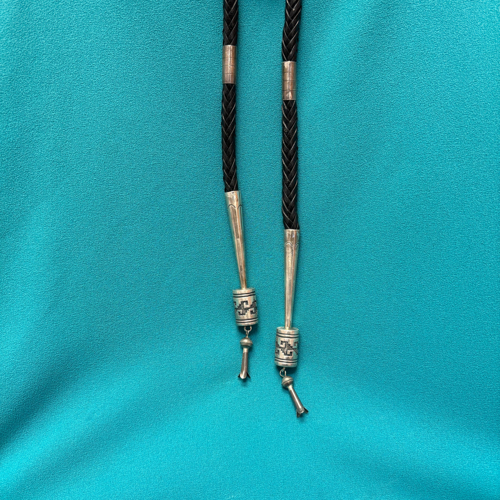 Tommy Singer Vintage Navajo Green Turquoise and Sterling Silver Bolo Tie, authentic Native American   (JF118)