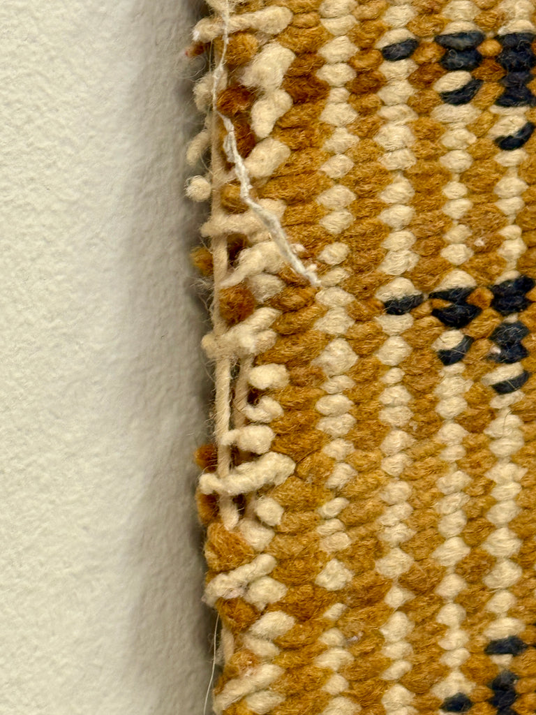 Navajo Rug Weaving in Crystal Style with Raised Outline, vintage handwoven  (GM379)