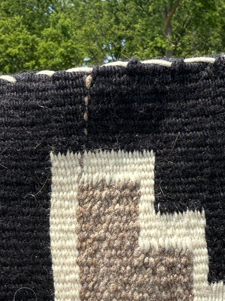 Large Navajo Rug Weaving in Ganado Style, vintage Native American Handwoven  (GM484)
