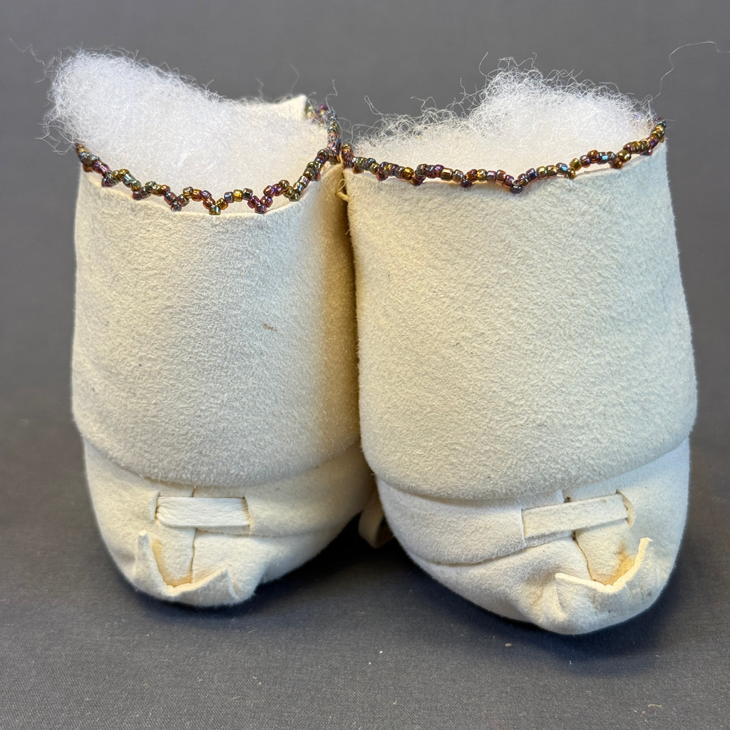 Authentic Woodlands Native American Beaded Infant Moccasins   (RK63)