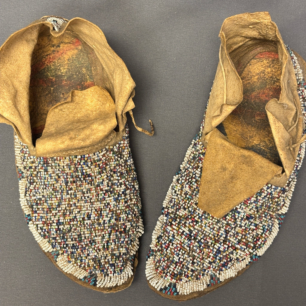 Antique Northern Plains Beaded Moccasins, authentic Native American - ca. late 1800s (GM602)