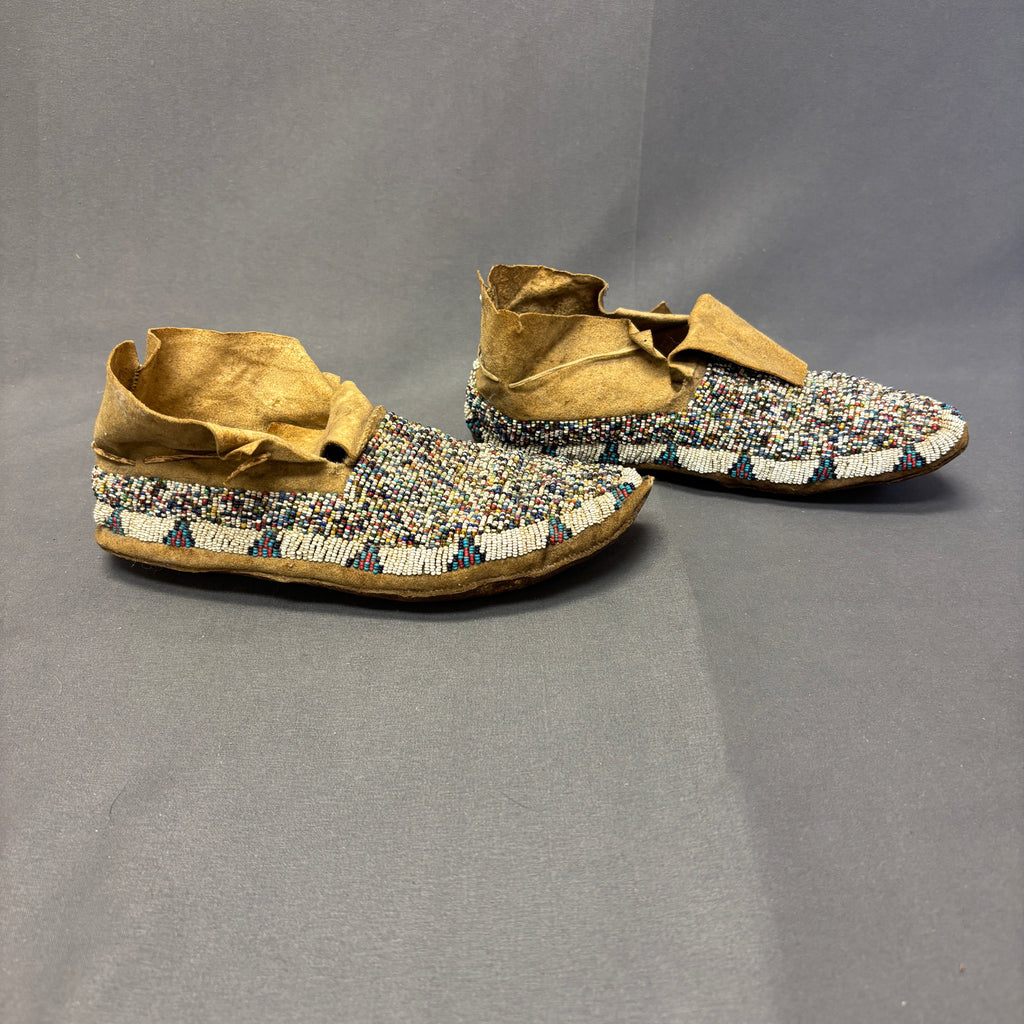Antique Northern Plains Beaded Moccasins, authentic Native American - ca. late 1800s (GM602)