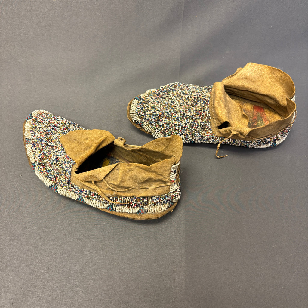 Antique Northern Plains Beaded Moccasins, authentic Native American - ca. late 1800s (GM602)