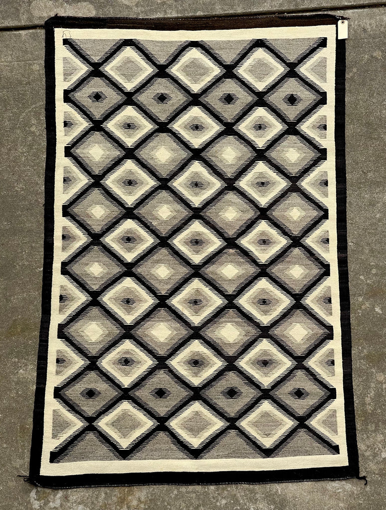 Navajo rug weaving in Eyedazzler style, authentic Native American, handwoven (GM370)