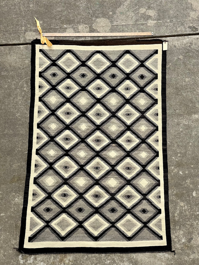 Navajo rug weaving in Eyedazzler style, authentic Native American, handwoven (GM370)