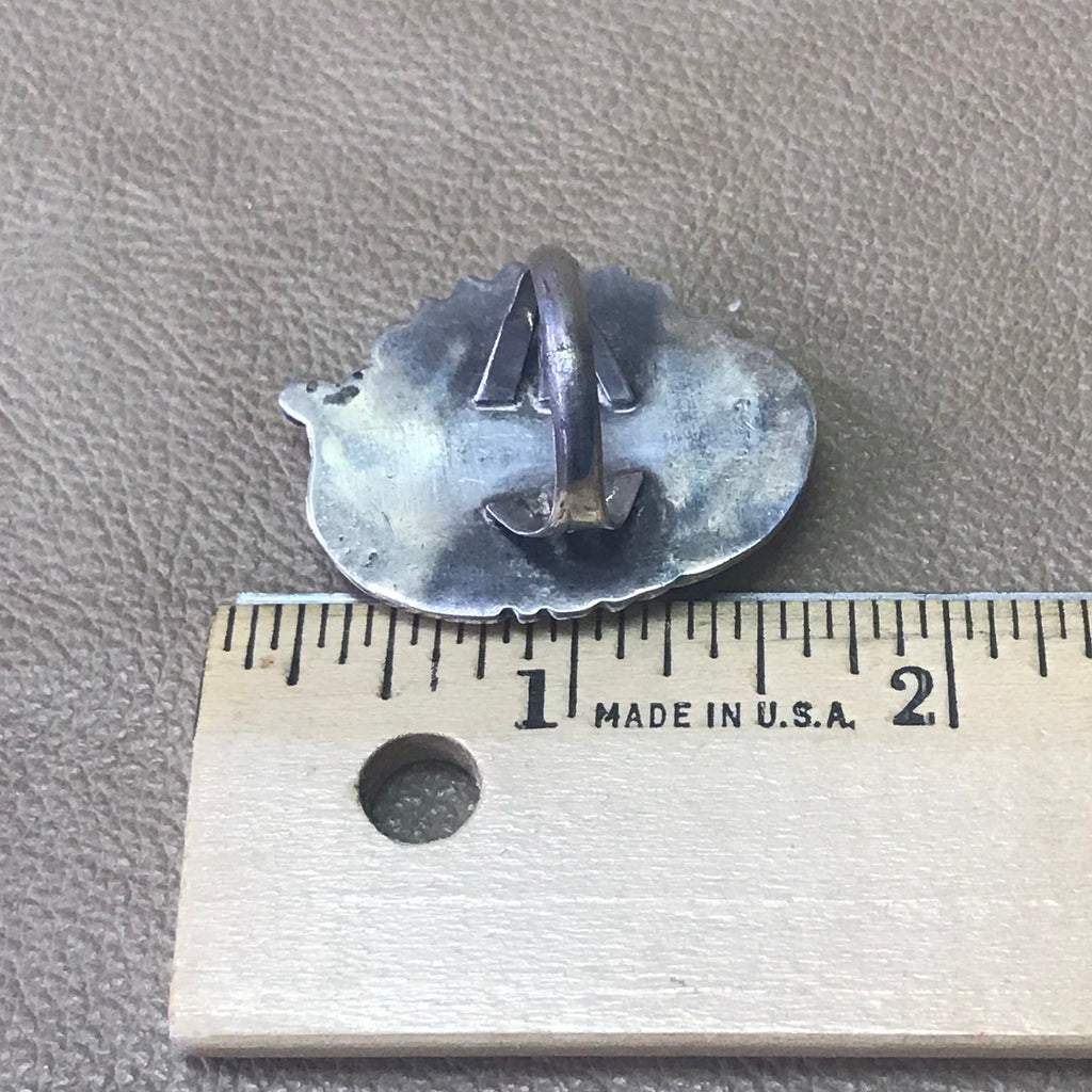 Classic Navajo ring with genuine turquoise and handmade silver leaf and scroll work, Vintage Navajo blue turquoise ring in size 6 (DC53)