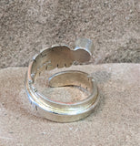 Native American Gaspiete Feather Wrap Ring by David Kuticka, Isleta Pueblo, Adjustable silver feather ring with Gaspiete, Size 8 (9/127)