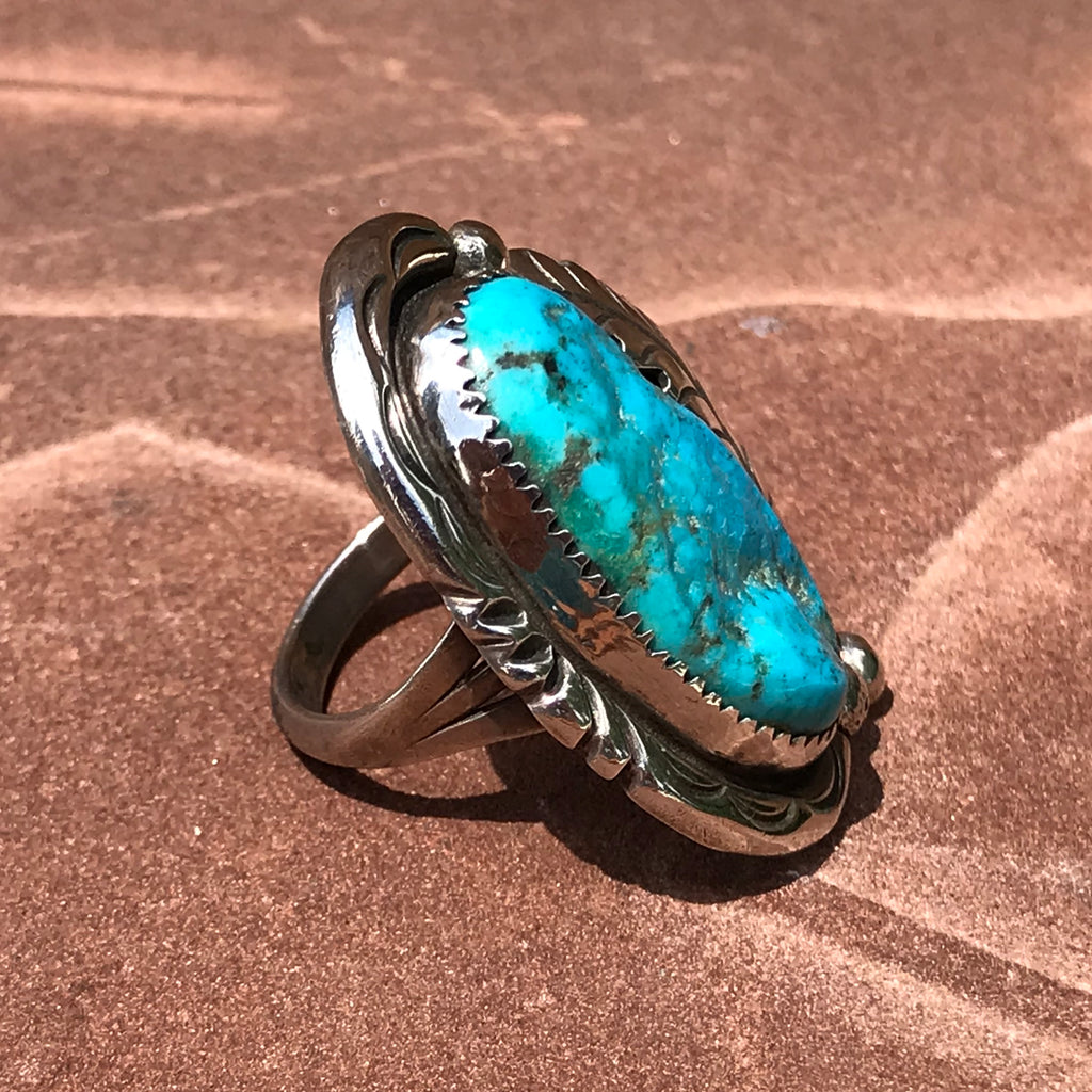 Classic Navajo ring with genuine turquoise and handmade silver leaf and scroll work, Vintage Navajo blue turquoise ring in size 6 (DC53)