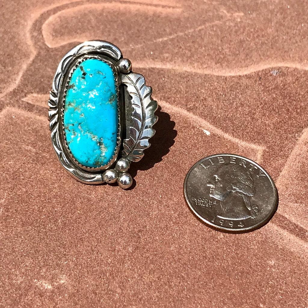 Classic Navajo ring with genuine turquoise and handmade silver leaf and scroll work, Vintage Navajo blue turquoise ring in size 6 (DC53)