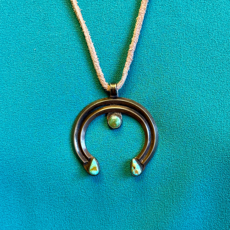 Vintage Navajo Naja pendant with old natural green turquoise (5/69)