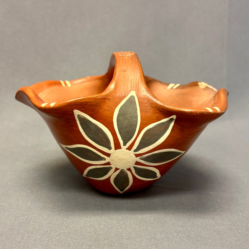 Antique Santo Domingo Pueblo Fluted Pottery Basket, ca. 1940s  (AMC2155)