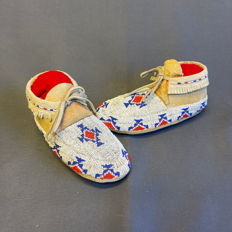 Cheyenne/Arapahoe Authentic Native American Beaded Child's Moccasins, vintage - ca 1930s-40s   (GM75)