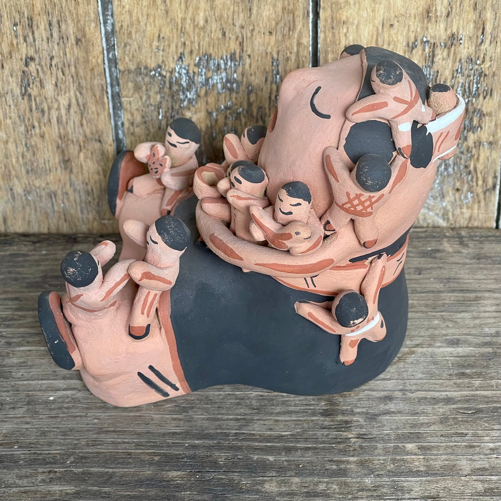 Authentic Native American clay Storyteller sculpture with 12 babies - artist Persingula Toya, Jemez Pueblo  (AR9)