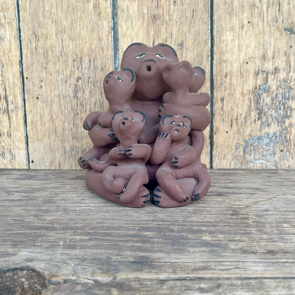 Authentic Native American clay Storyteller bear sculpture with 5 baby bears- Artist: Myrna Chino, Acoma Pueblo (AR17)
