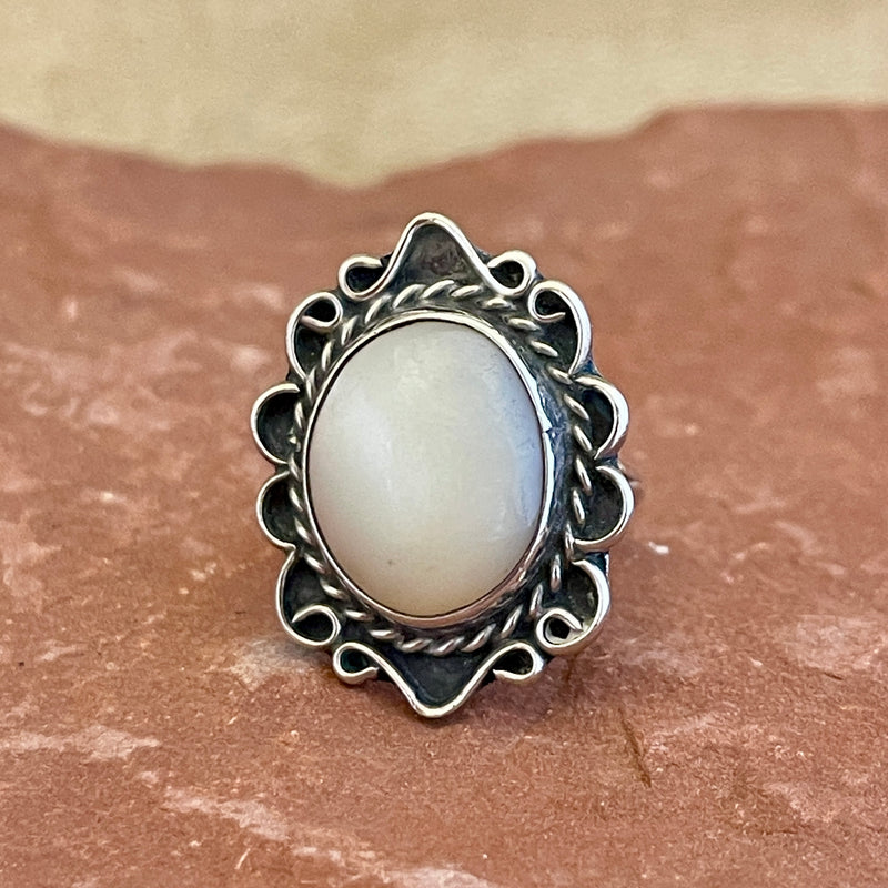 Navajo silver and Mother of Pearl Ring with Scroll Design, authentic Native American - ring size: 7 1/4   (5/141)