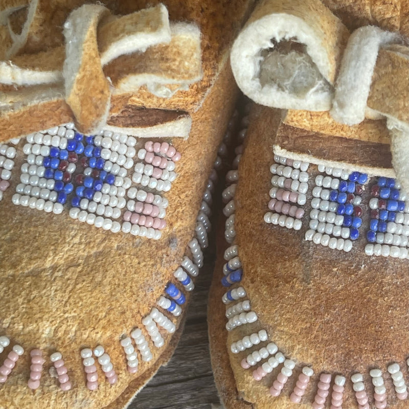 North Plains Authentic Native American beaded infant moccasins, vintage.  Thread sewn with Venetian glass beads  (3/144)