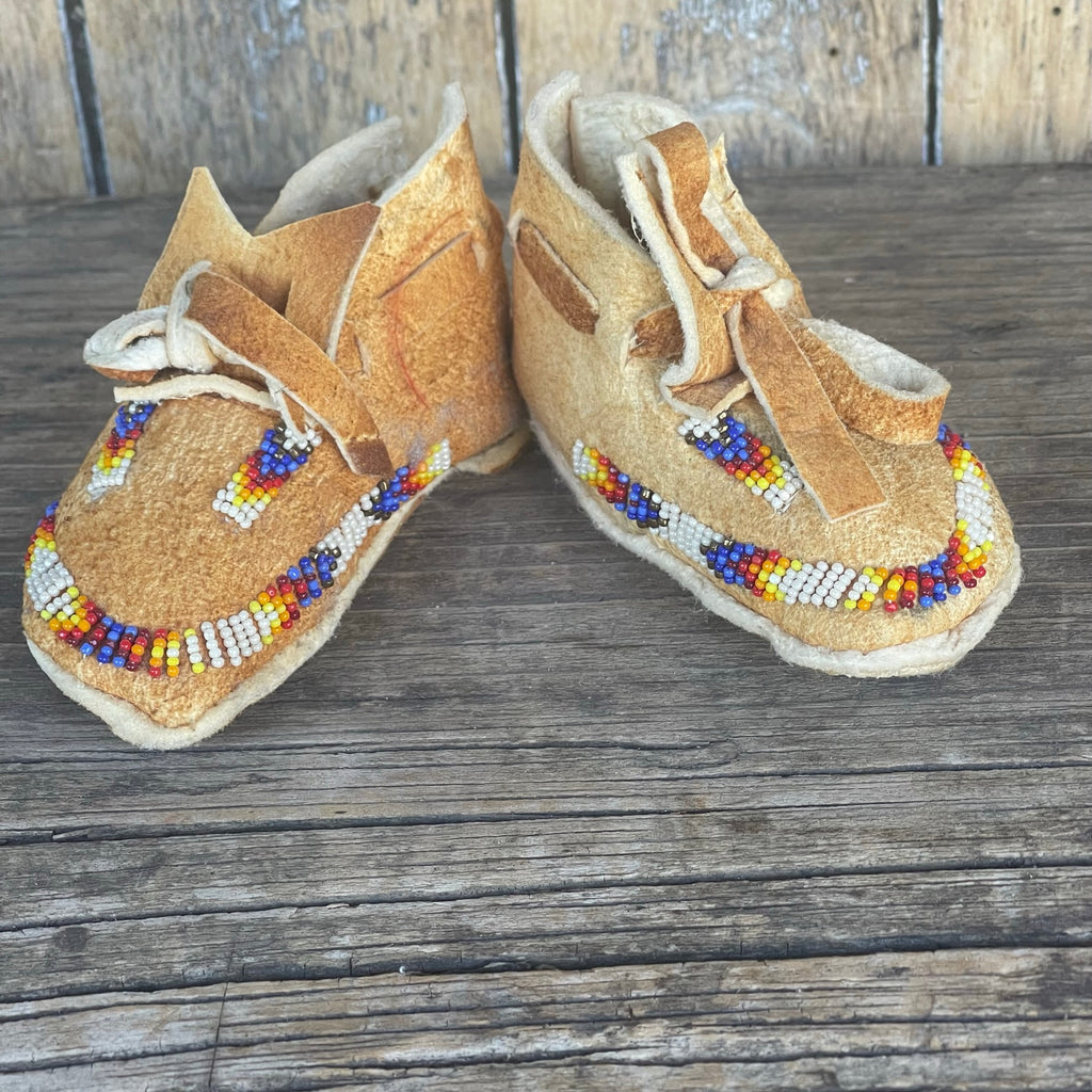 North Plains Authentic Native American beaded infant moccasins, vintage.  Thread sewn with Venetian glass beads  (3/145)