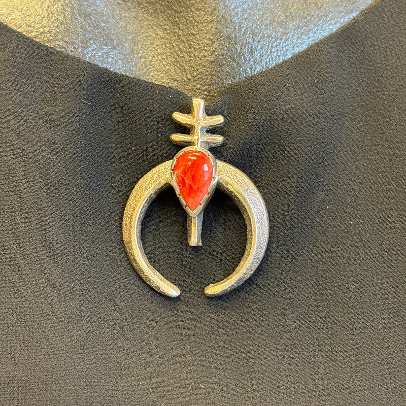 Gary Custer, Navajo Sterling Silver Tufa Cast Naja Pendant with Spiny Oyster Shell   (5/278)