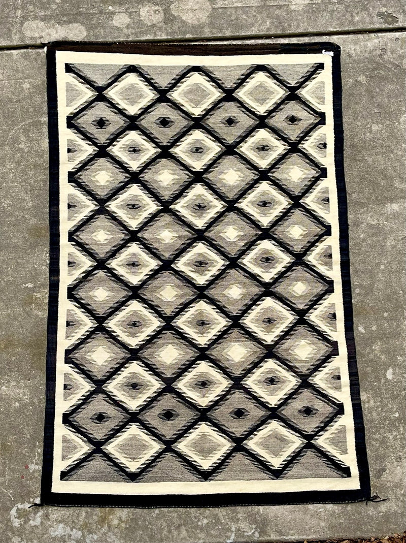 Navajo rug weaving in Eyedazzler style, authentic Native American, handwoven (GM370)