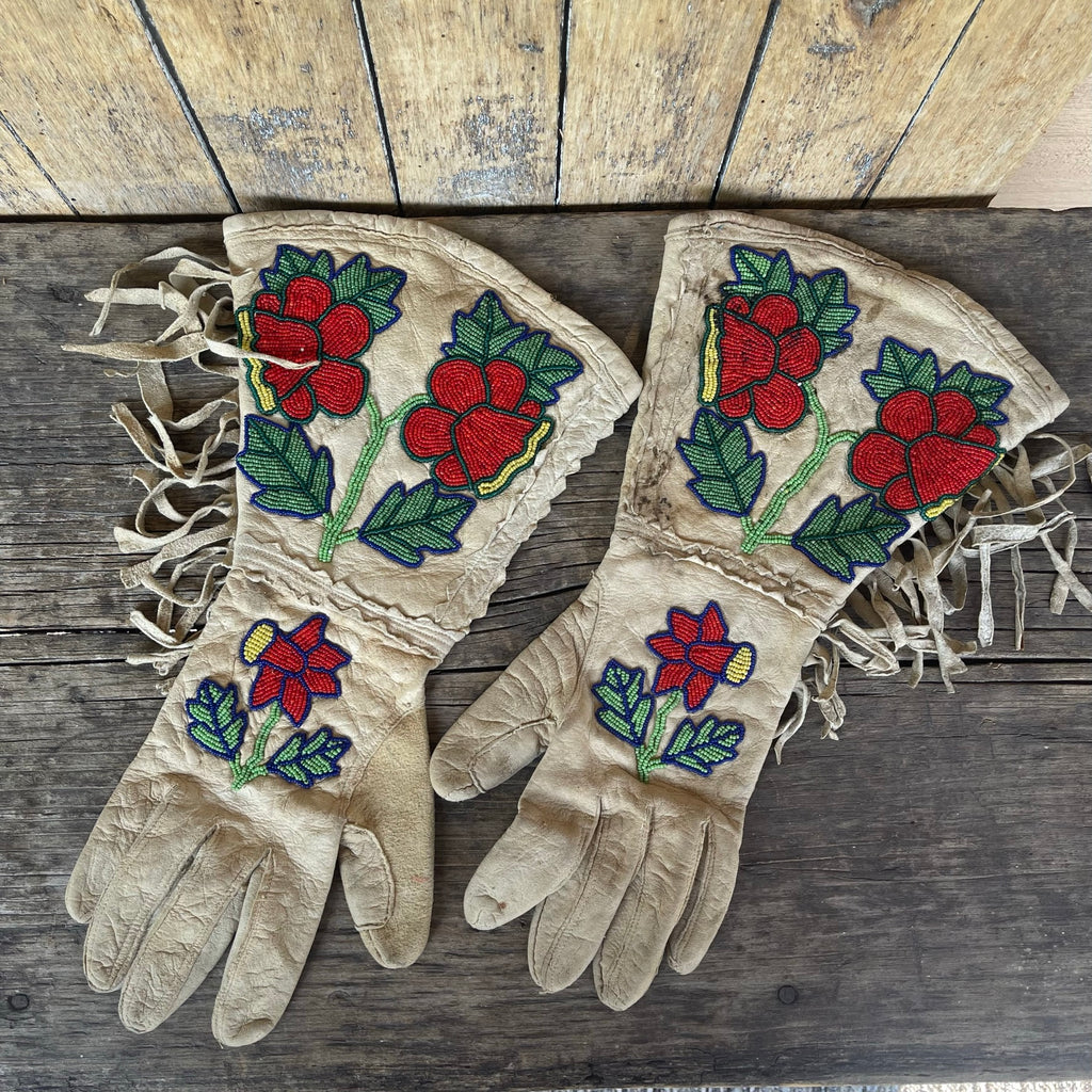 Native American Gauntlets with floral beadwork pattern - No. Rockies. ca. 1950s (GM226)