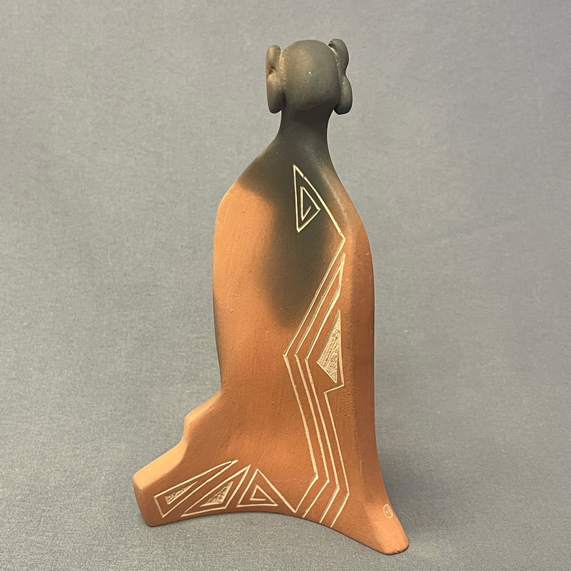 Authentic Native American Smoked and Etched Clay Sculpture   (SSC106)